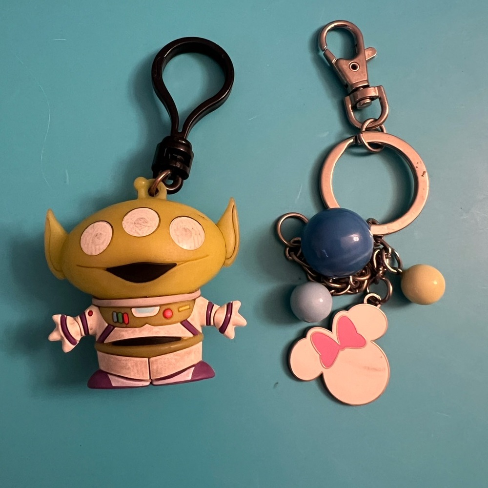 Disney Bag Charms Keychains Bundle – Toy Story Alien Buzz Costume + Minnie Mouse